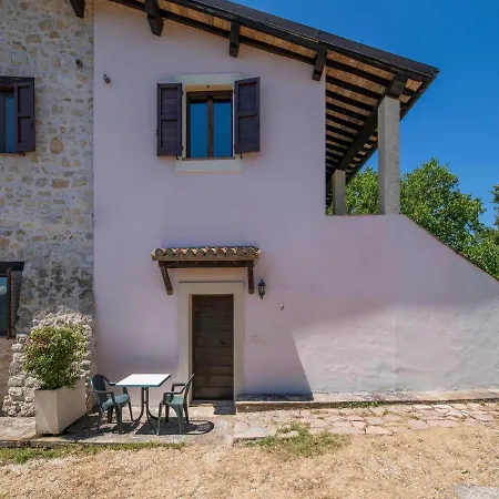 In With Pool & Views Vakantiehuis Sellano