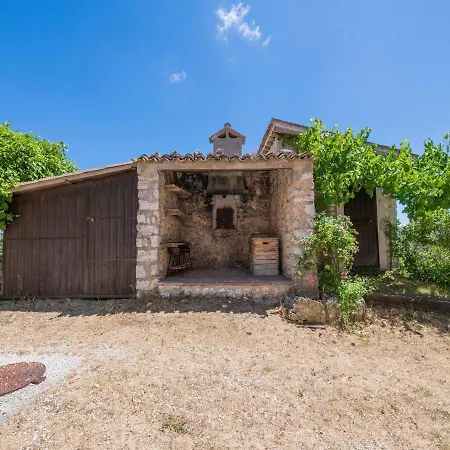 In With Pool & Views Ferienhaus *