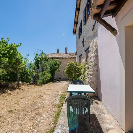 In With Pool & Views Vakantiehuis