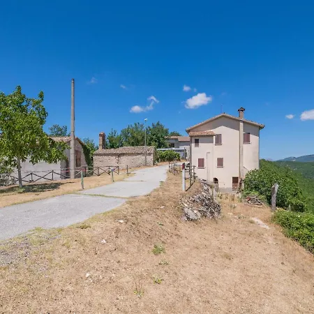 In With Pool & Views * Sellano