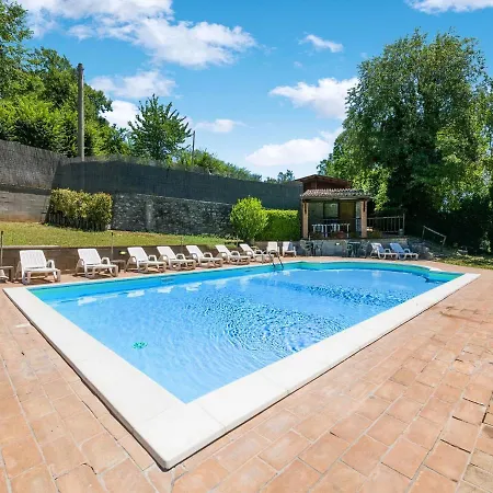 In With Pool & Views Ferienhaus