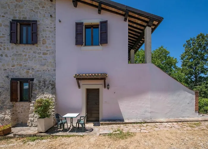 In With Pool & Views Casa de Férias Sellano