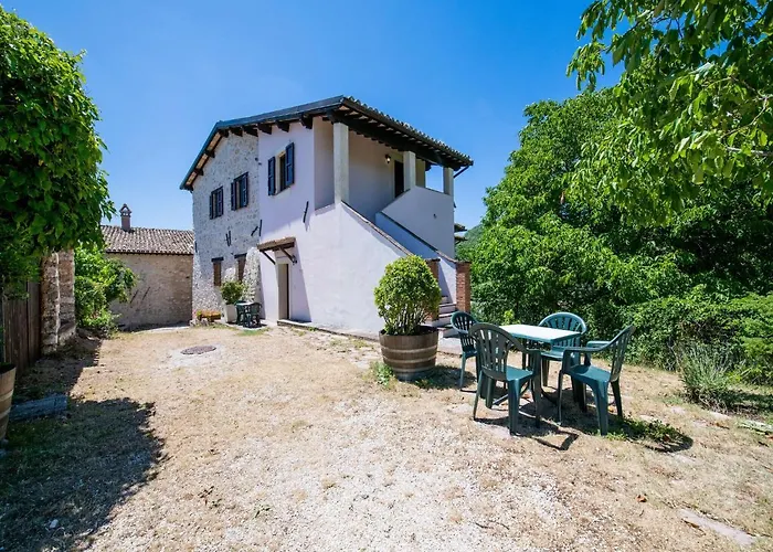 In With Pool & Views * Sellano