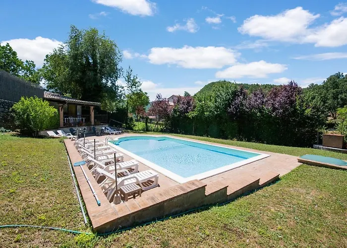 In With Pool & Views * Sellano