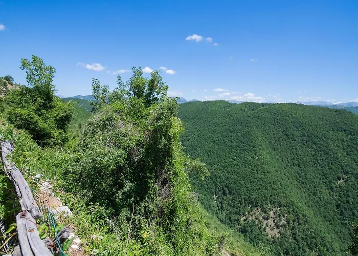 In With Pool & Views *